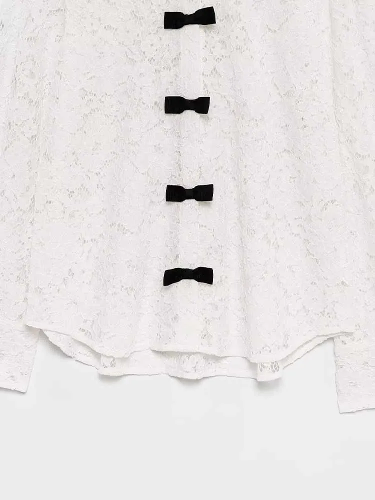 เสื้อเชิ้ตลูกไม้แขนยาวสไตล์ยุโรปและอเมริกาแบบใหม่สำหรับผู้หญิง ดีไซน์เรียบง่าย ปกเสื้อแบบปกเชิ้ต พร้อมตกแต่งโบว์