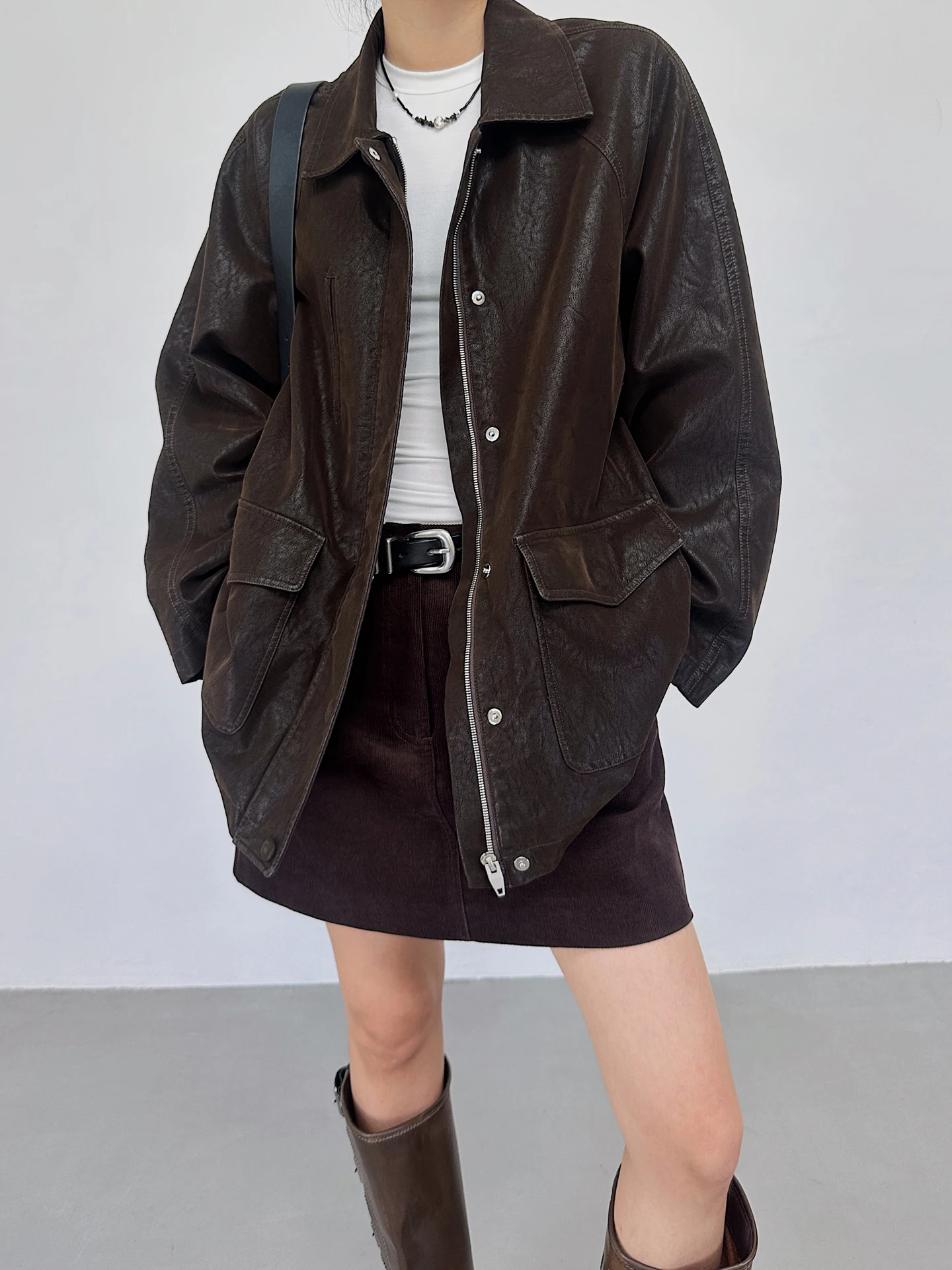 

Новая корейская ветрозащитная повседневная замшевая куртка для женщин на раннюю осень 2025 года: модная, универсальная, для отдыха, верхняя одежда