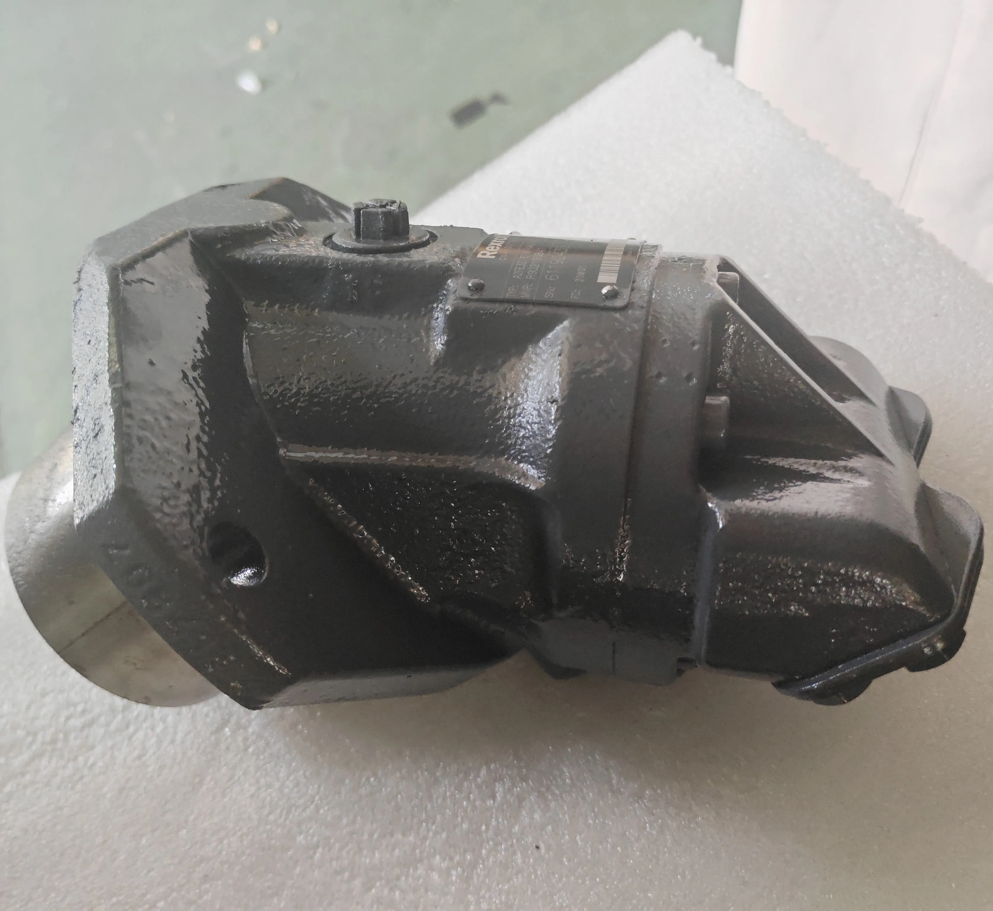 

Мотор Rexroth A2FE32/61W-VAL100 R902193841 Оригинальный гидравлический поршневой двигатель на складе