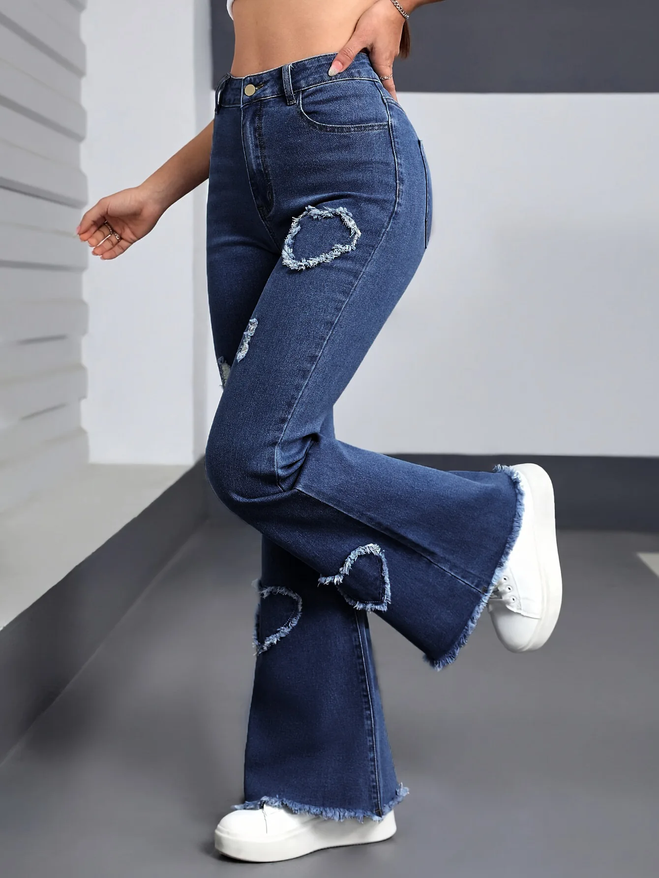 レトロデニムフレアパンツ レディース スリムフィット ダメージ加工 ハート型 ダメージ加工 Y2K ストリートウェア ハイウエスト ストレッチ ウォッシュ加工 フルレングスパンツ