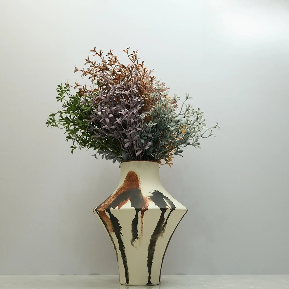 

Designer soft decoration with ceramic vase, modern creative hand-painted color matching pattern decorative ornament, bed and