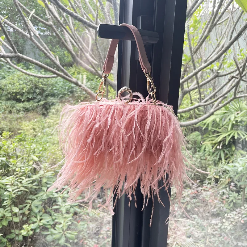 

Luxury Lady Shoulder Bag All-matching Ostrich Feather Handbag Exquisite Evening Clutch Bag Banquet Wedding Purse for Women Girl