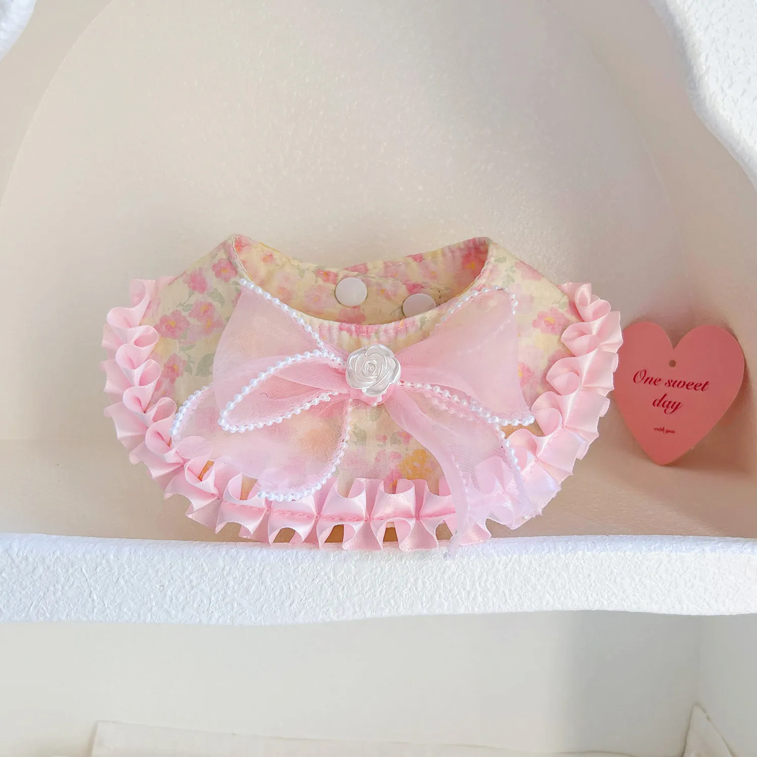 

Lovely Puppy Dog Cats Collars Bibs Flower Print Lace Bow Neckerchief Collars For Small Medium Dog Pet Supplies Accessory Poodle
