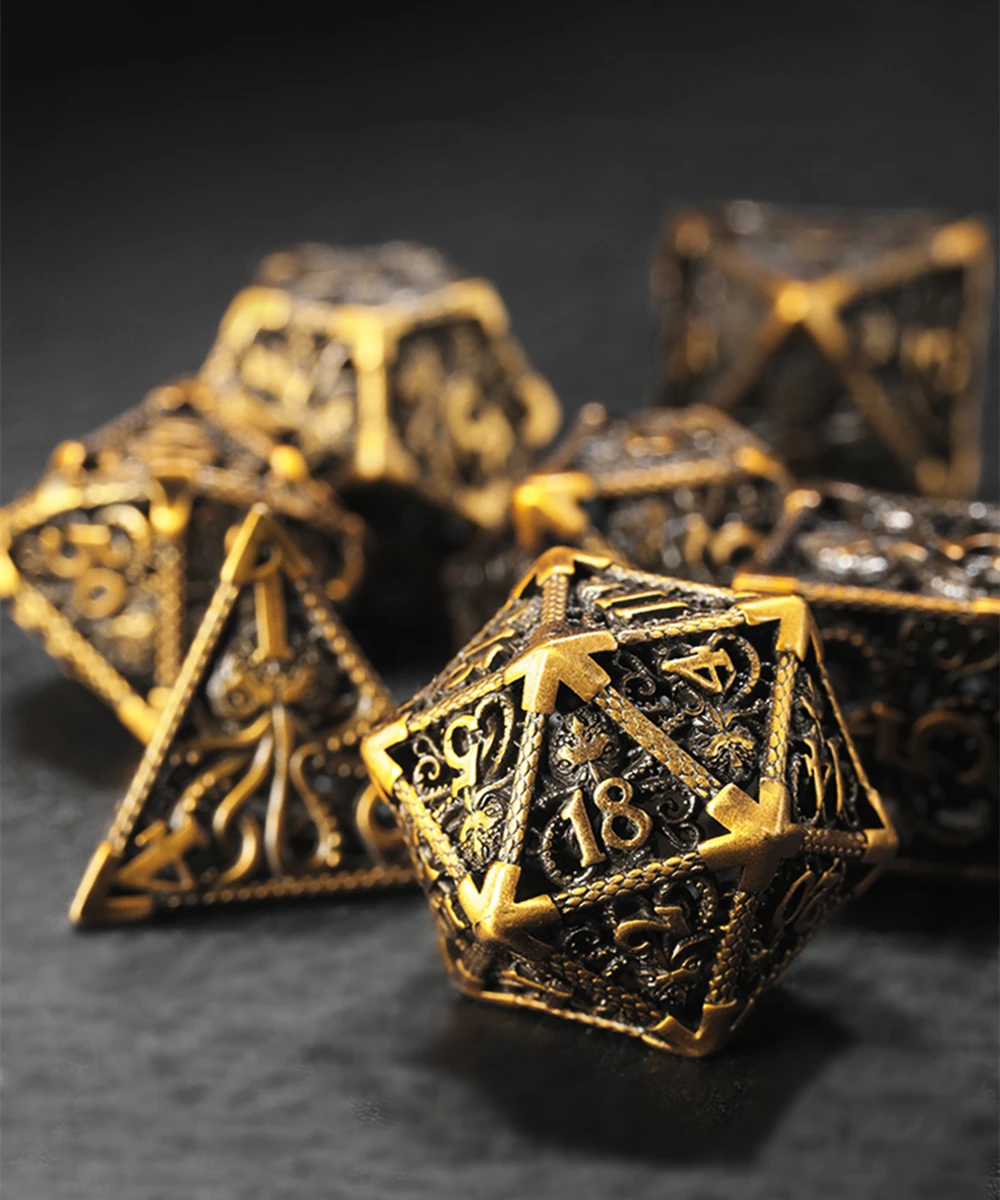 7Pcs/Set Vintage Gold Cthulhu Metal Hollow Style Dice D4 D6 D8 D10 D% D12 D20 D&D Table Games DND RPG Dice Set