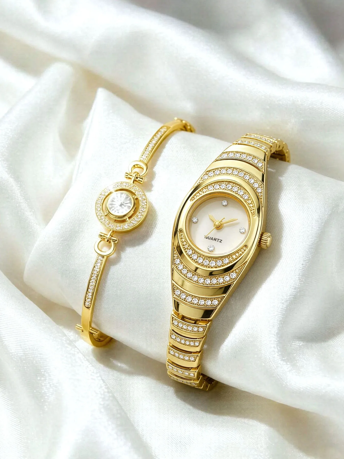 Fashionable small diamond-encrusted round bracelet watch for women, elegant and refined ladies' bracelet watch