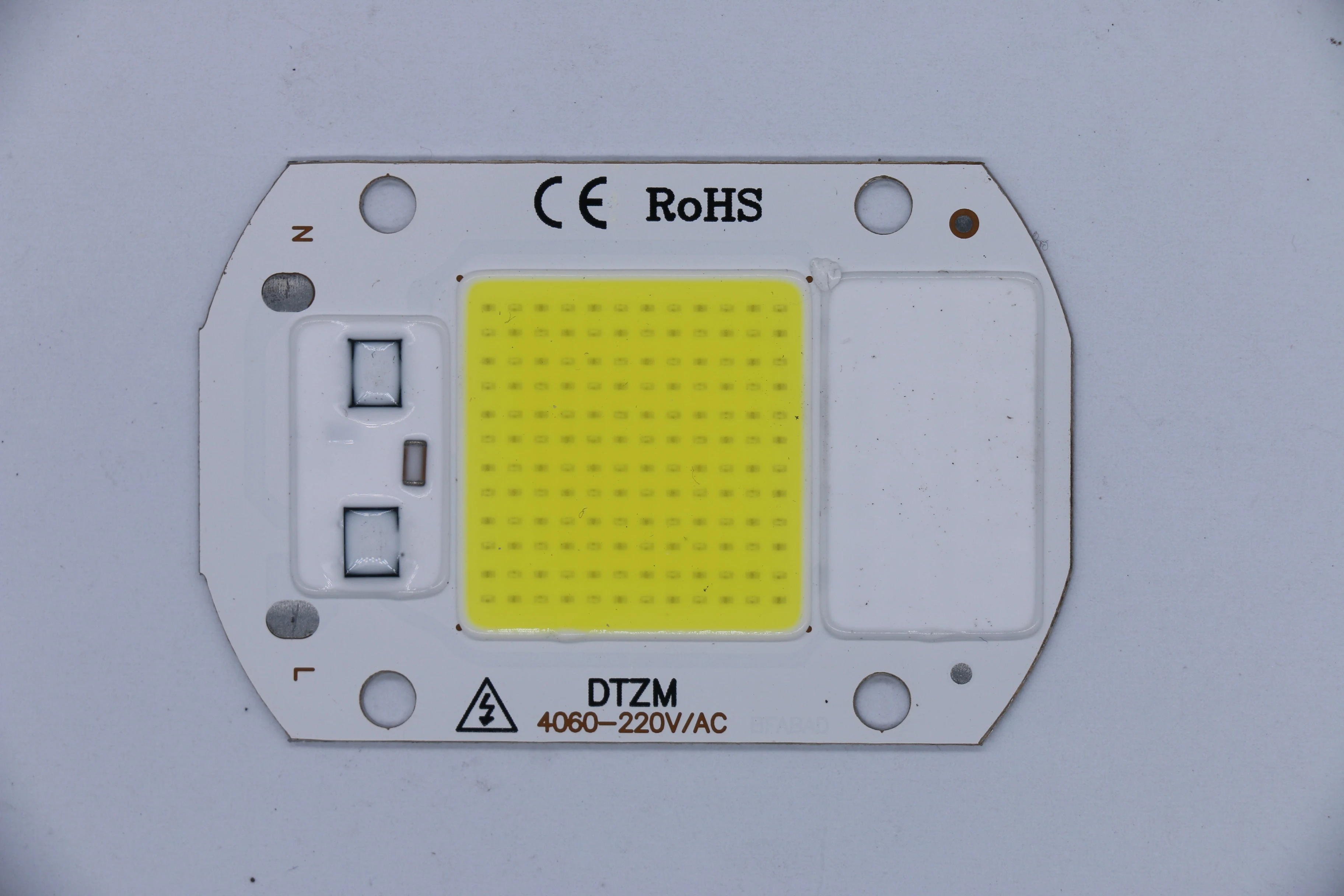 100PCS led Bead 14*14m 5W  and 60*40m 10W High brightness chip, specially photographed by customers
