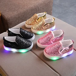 Dziecięce tenisówki dziecięce Buty dla dziewczynki z oświetleniem LED Buty sportowe dla maluchów Świecące buty Przytulne buty dla chłopców dla małych dzieci Tenis