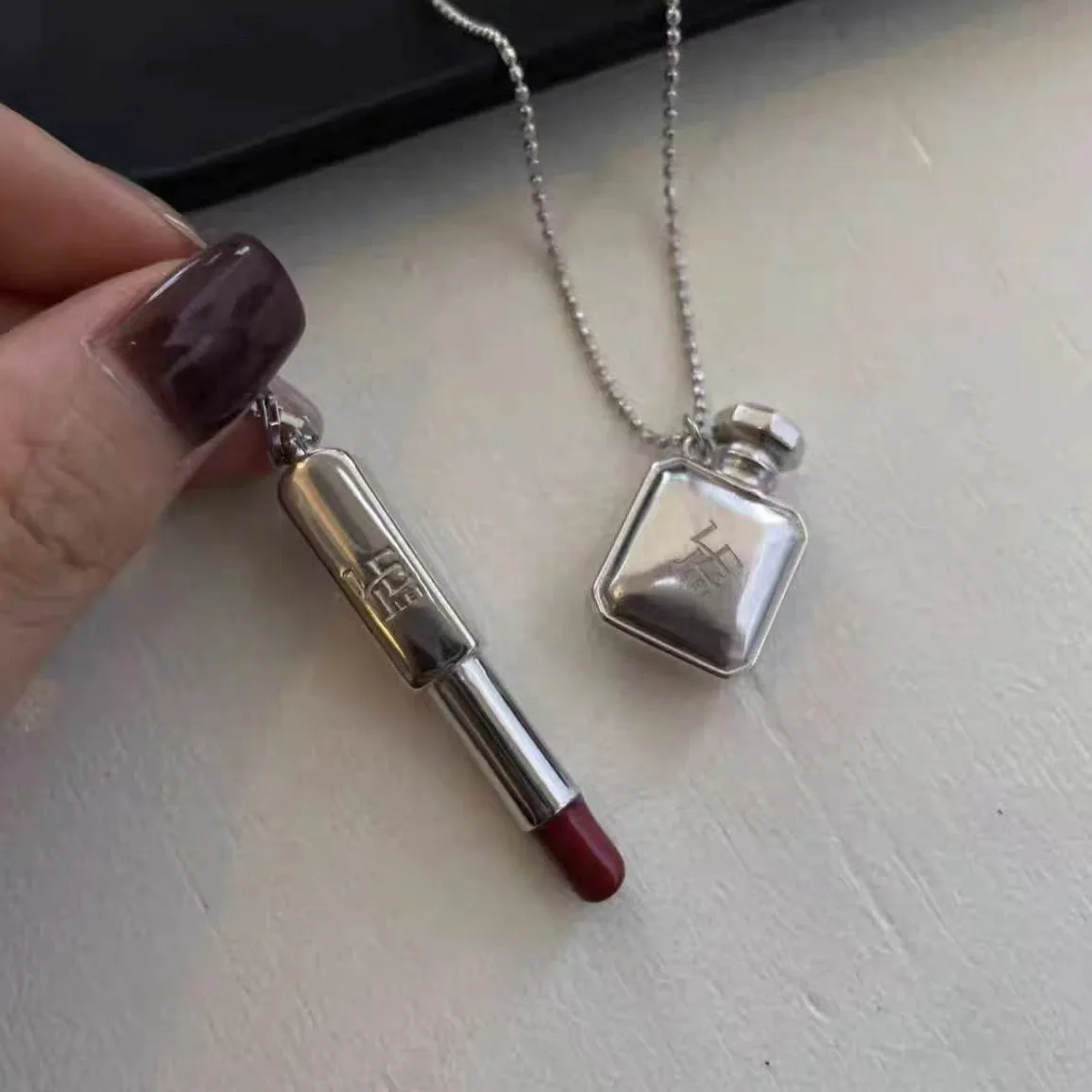 2026 new fashion trend lipstick necklace, light luxury brand, INS style necklace pendant, gift for party