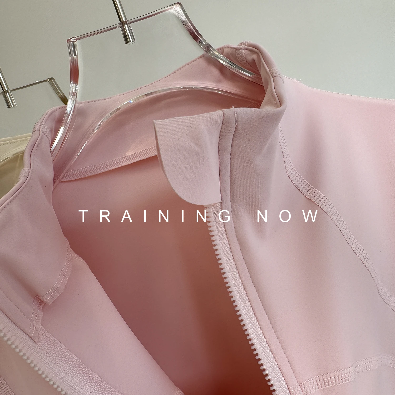 

Одежда для йоги для женщин, осень 2024, спортивные топы, облегающая куртка с длинными рукавами, одежда для бега и велоспорта, модная одежда для фитнеса