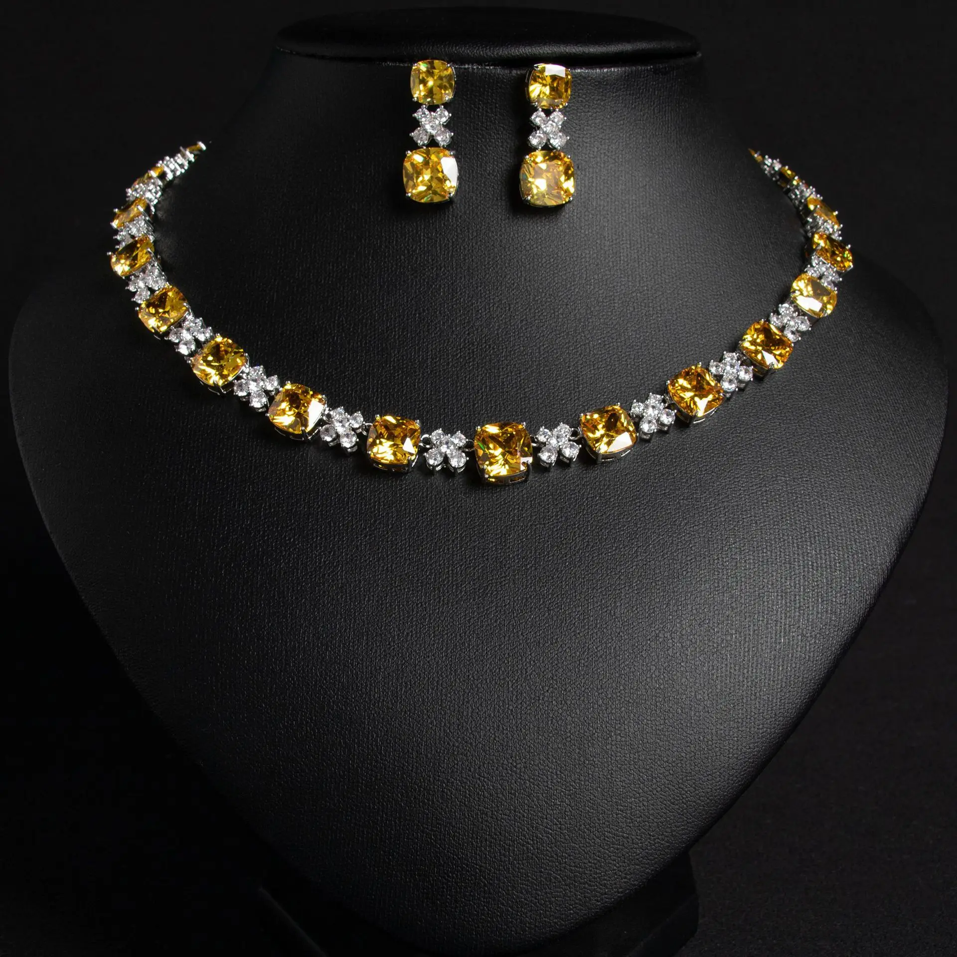

European and American luxury hip-hop style bride zircon necklace women's ins high-end earrings two-piece set new jewelry