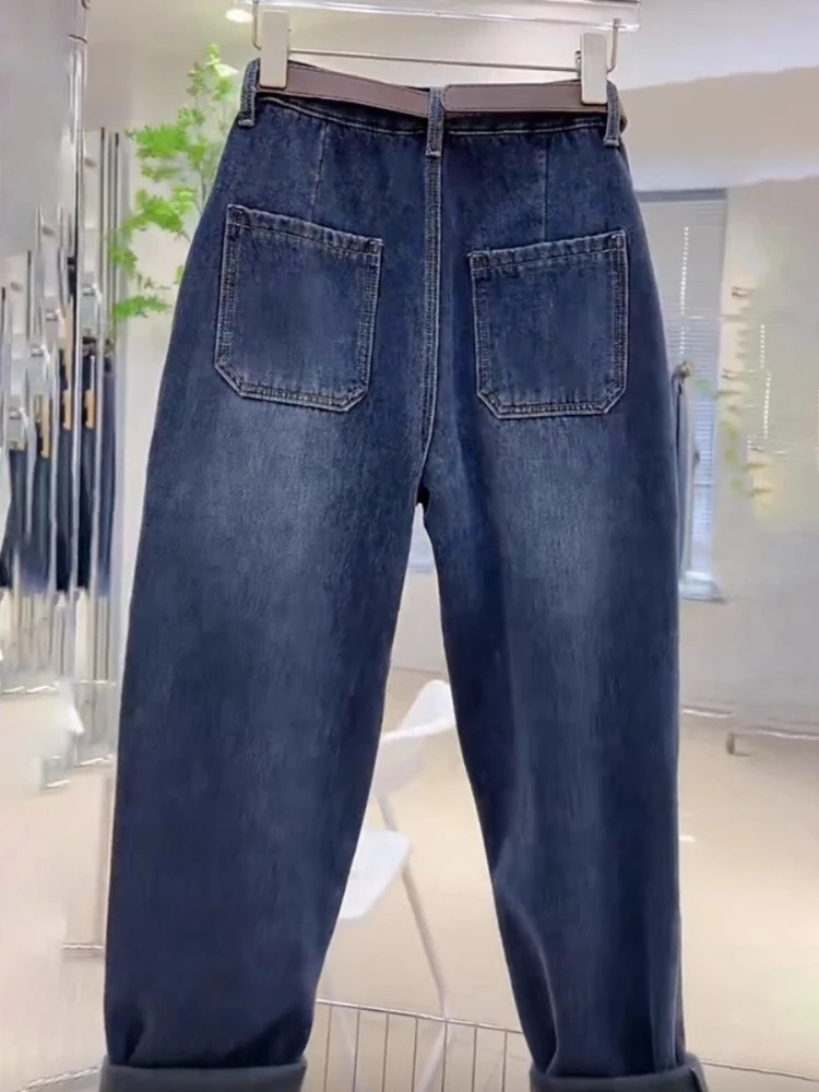 กางเกงยีนส์เอวสูงทรงหลวมสไตล์ลำลองสำหรับผู้หญิง ดีไซน์ทันสมัย คอลเลคชั่นใหม่ ฤดูใบไม้ร่วงและฤดูหนาว ปี 2025 ช่วยให้ดูผอมเพรียวตามเทรนด์แฟชั่น