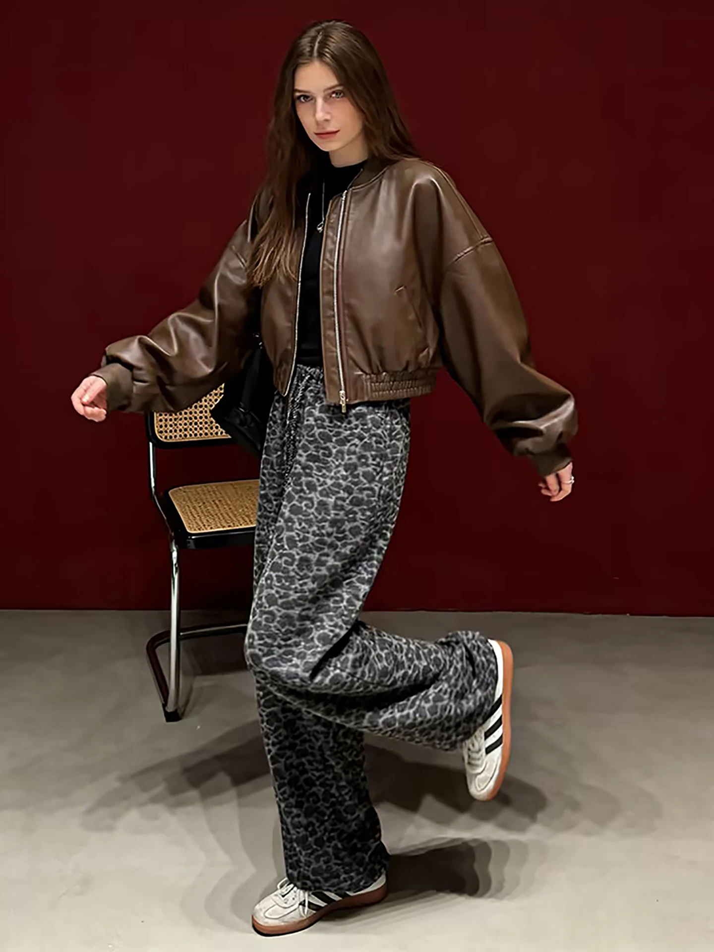 

HUAAPPUW Утепленные прямые спортивные брюки с высокой талией и леопардовым принтом, теплые повседневные свободные брюки для осени и зимы, новинка