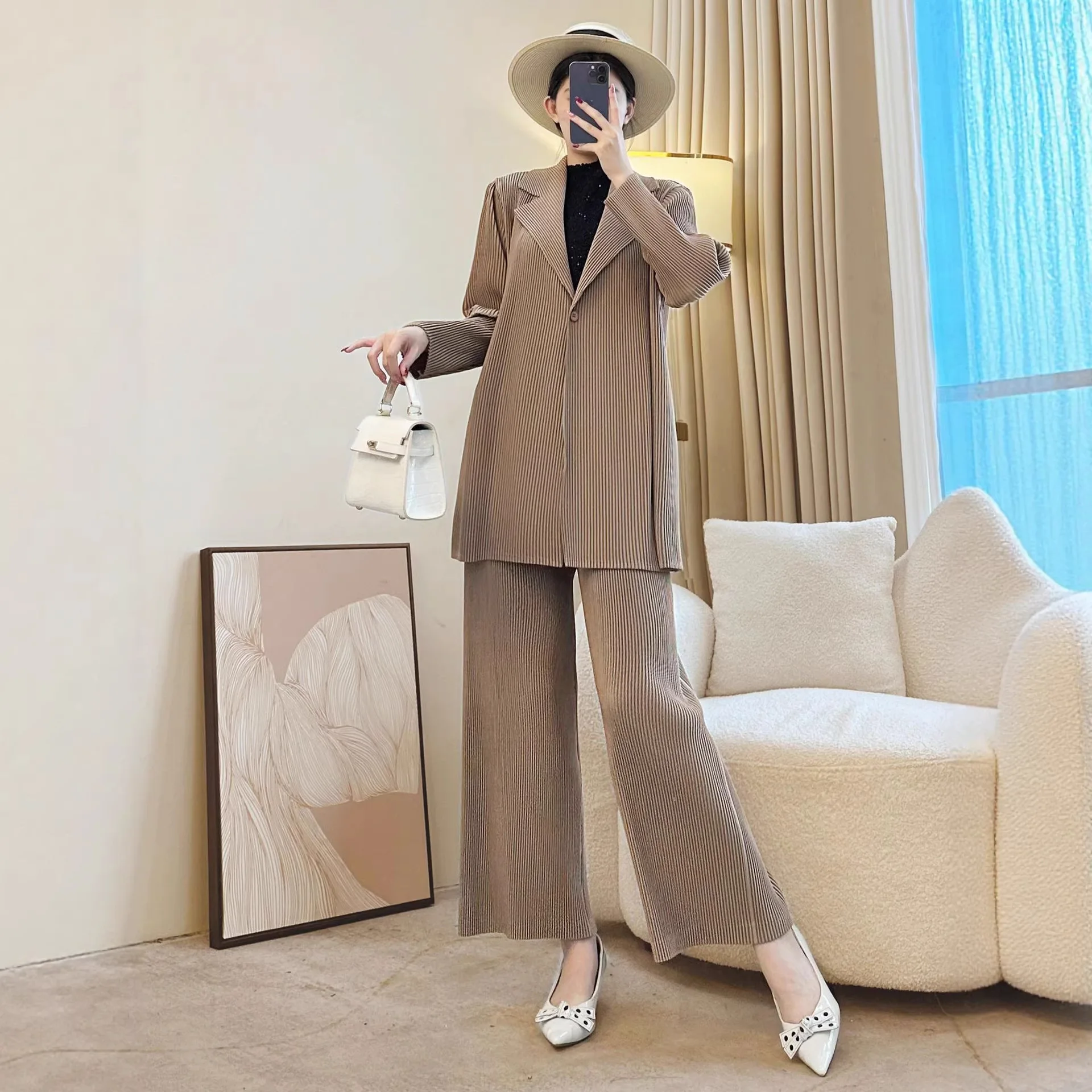 

Miyake плиссированный повседневный костюм, женский свободный темпераментный костюм, простой однотонный костюм для пожилых людей, костюм из двух предметов со складками