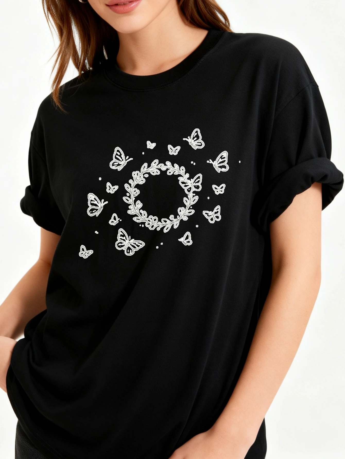 Casual Fashion Ladies Oversized 100% Round-Neck T-Shirt with Butterfly Wreath Design, Spring and Summer Graduation Gift