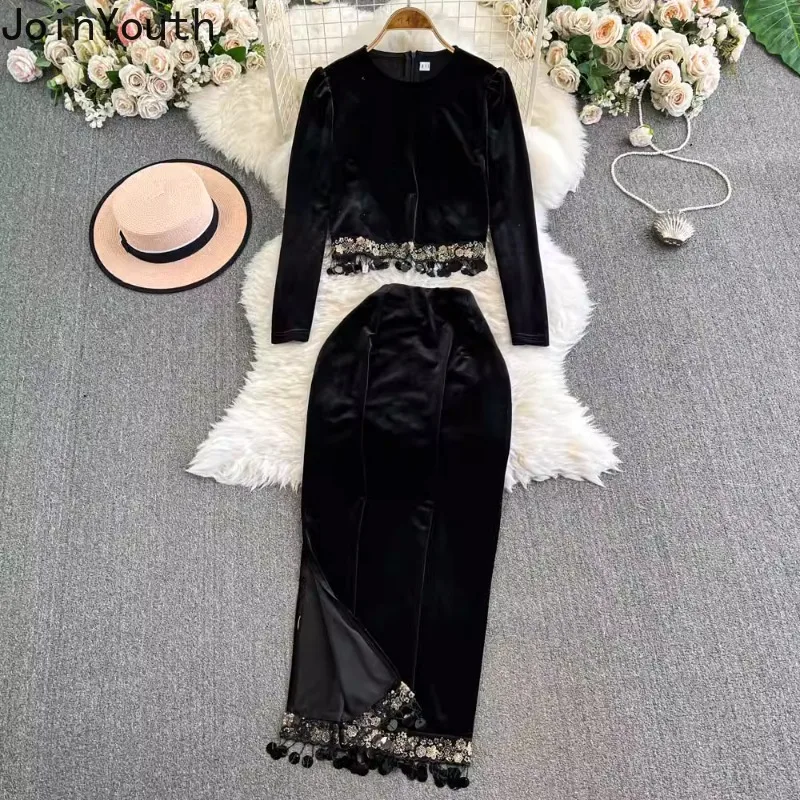 Vintage Autumn Winter Velvet Two Piece Set for Women O Neck Long Sleeve Sequins Tassel Tops Split Bodycon Midi Skirt Suit 7p112