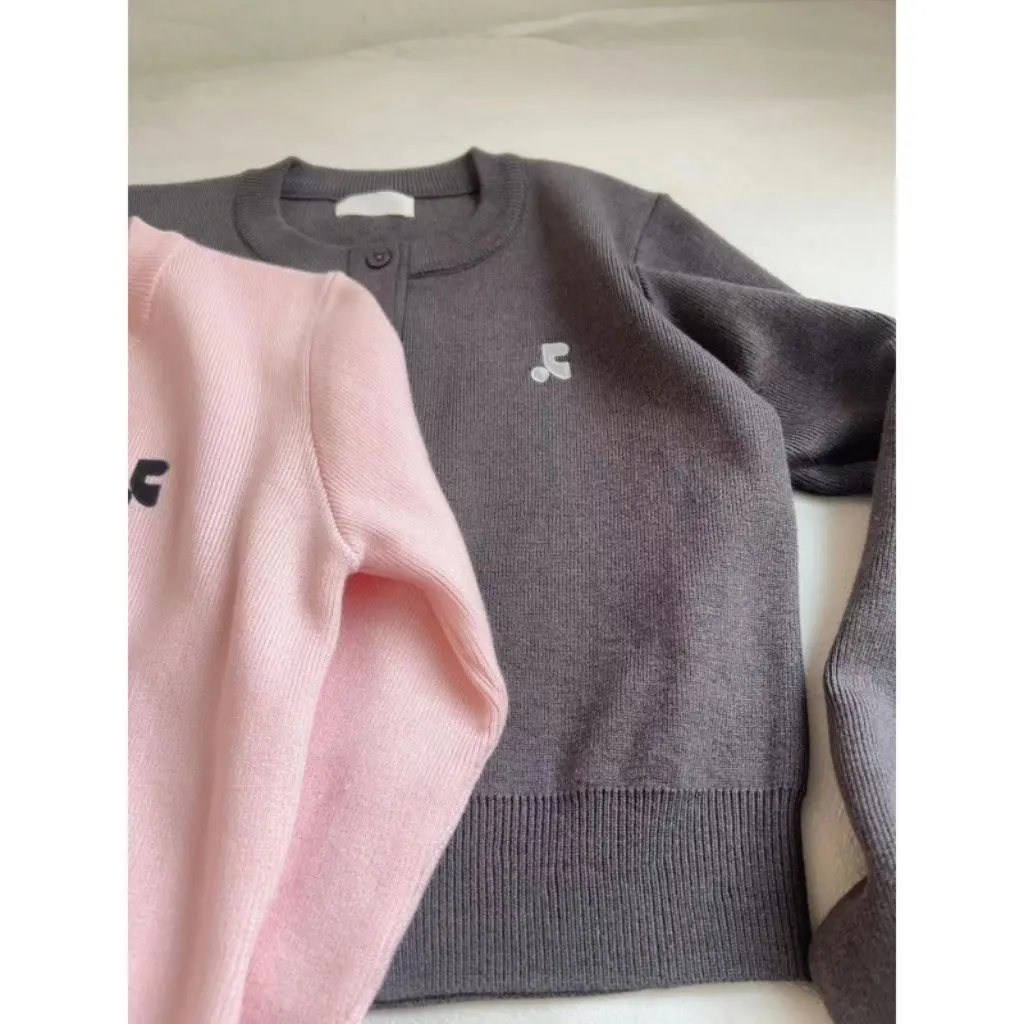 

Women's Korean Early Autumn Sweater Jacket R-R Embroidered Short Cardigan Long-Sleeved Knitted Waist Color Label