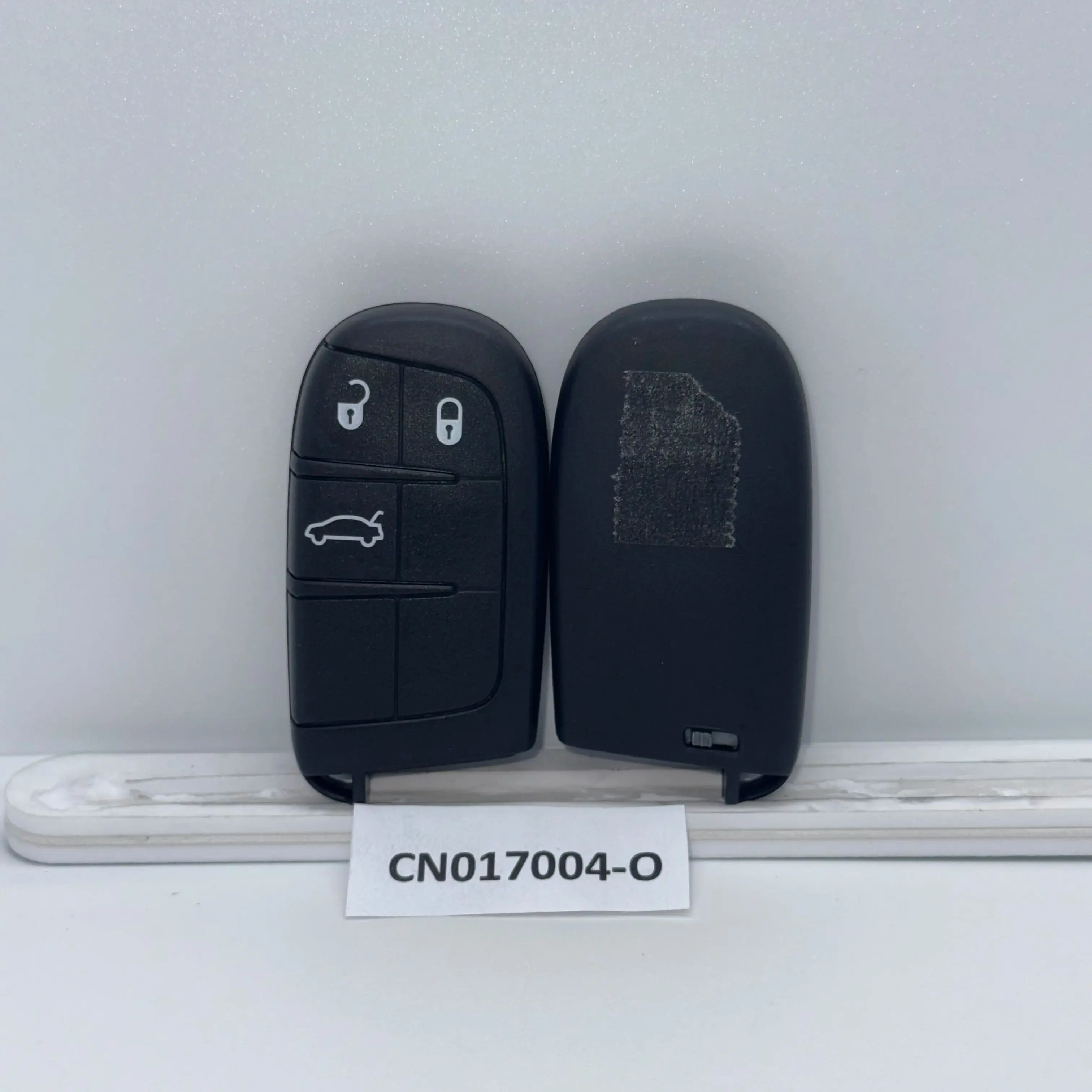 

CN017004 Original Fiat Freemont 3 button 433MHZ PCF7945 Smart Remote Key M3N-40821302 735577273