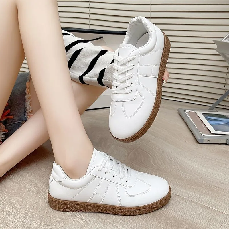 Crestar Leisure Sports Shoes For Women Comfortable Soft Bottom Outdoor Walking Shoes Lady Fashion Flats Shoes New Low-top Shoes image 3
