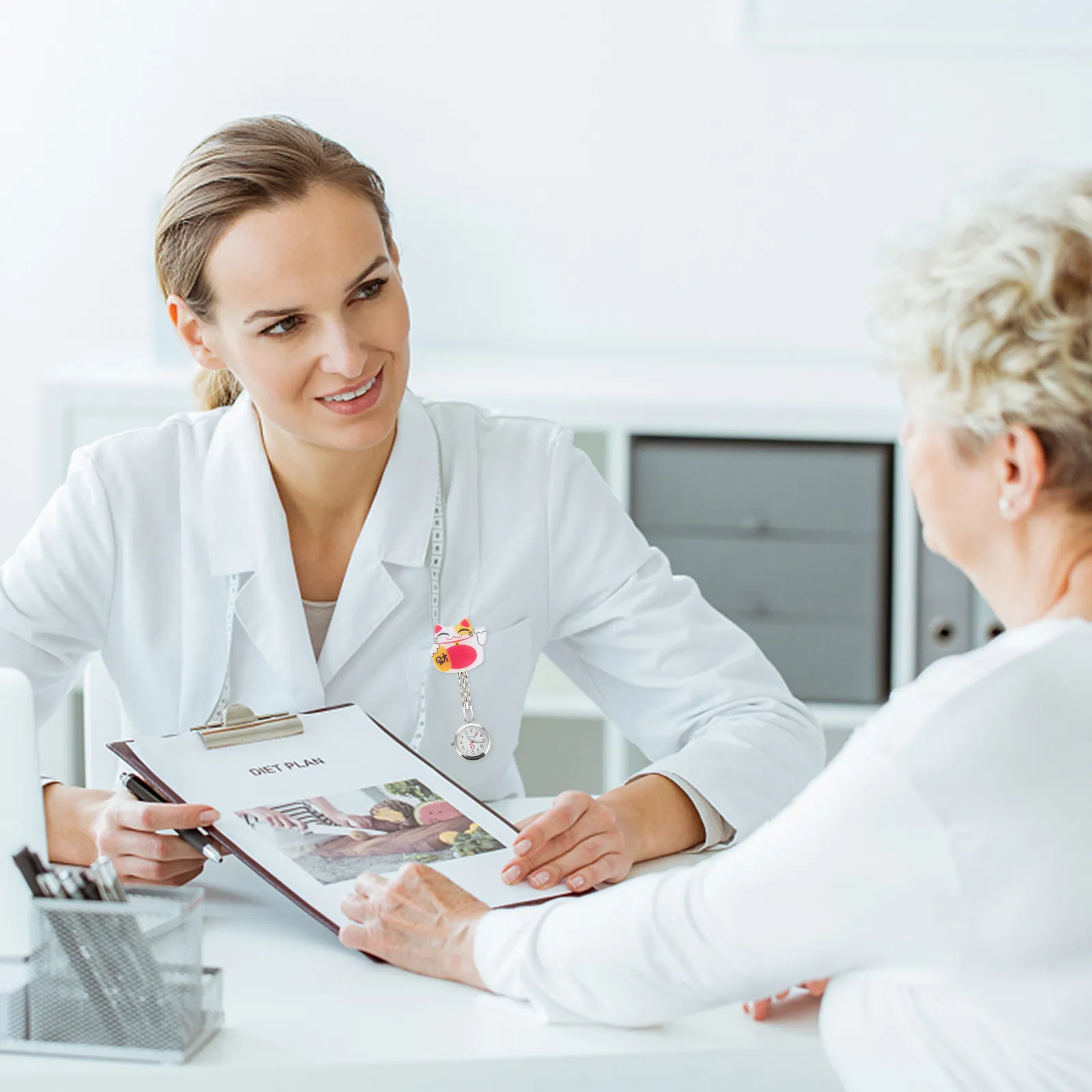 

Набор из 1 предмета: Карманные часы с мультяшным дизайном «Кот удачи», прочные, безопасные, практичные аксессуары для персонала больниц, студентов, учителей