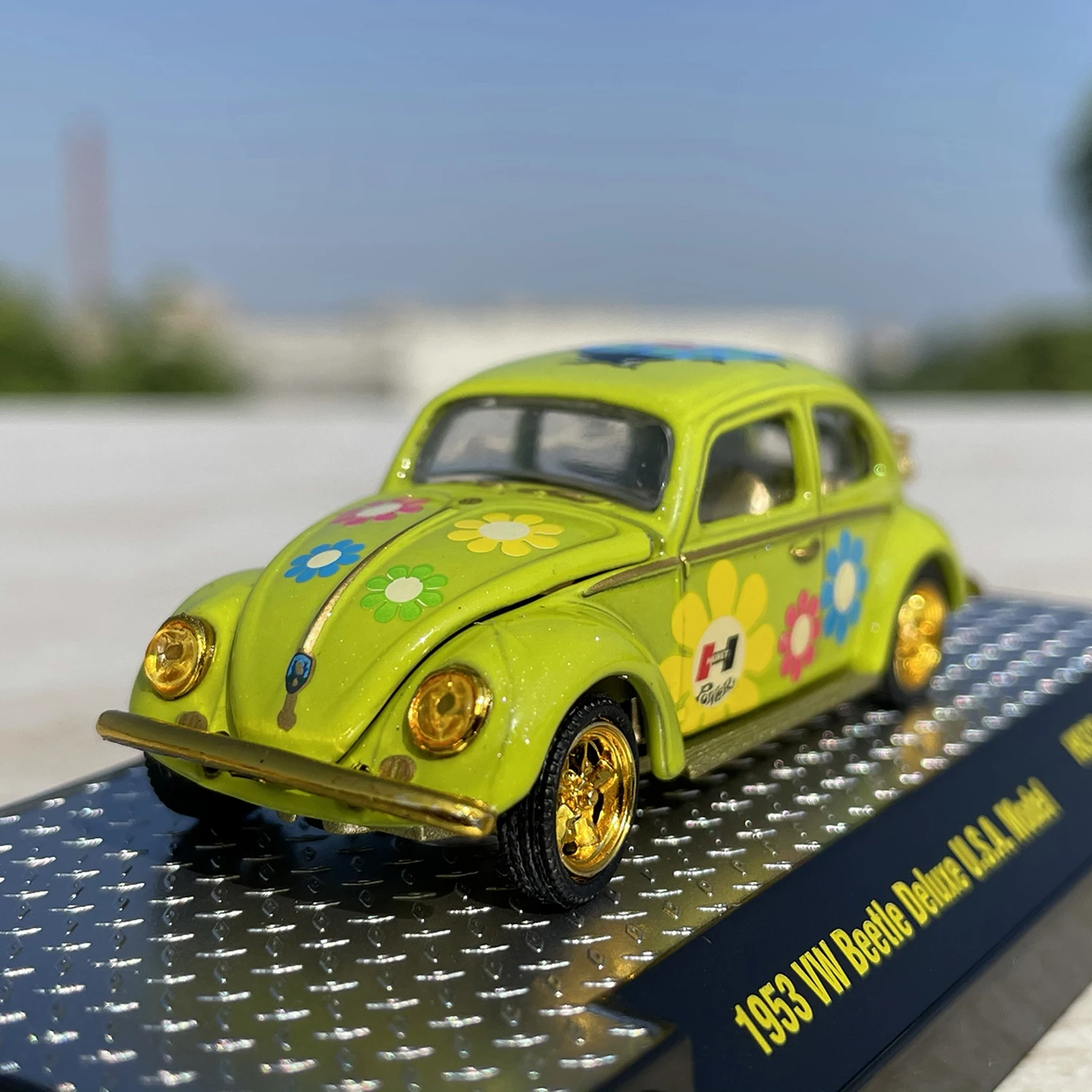 

1:64 Scale Diecast Alloy Volkswagen Beetle Coupe Toys Cars Model Classics Nostalgia Adult Gifts Souvenir Static Display