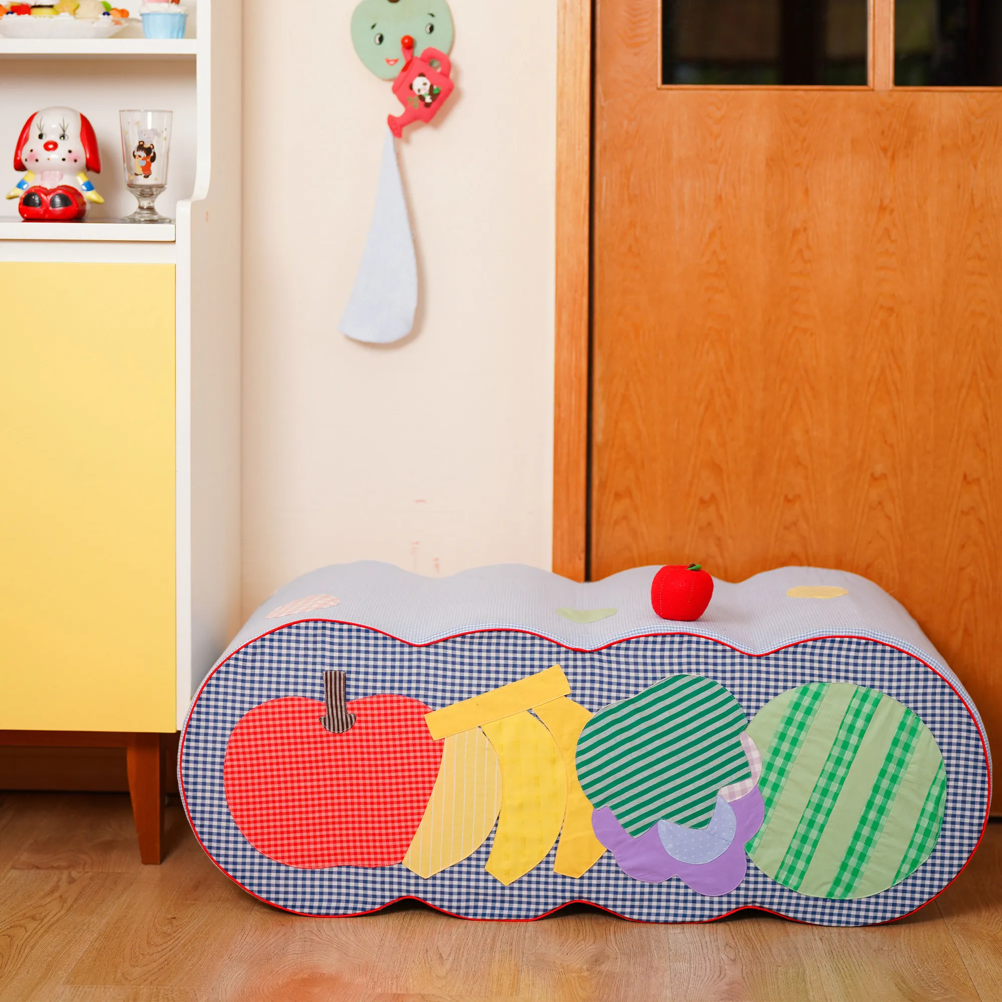 Original design retro childlike cute patchwork fruit dopamine integrated sponge sofa stool
