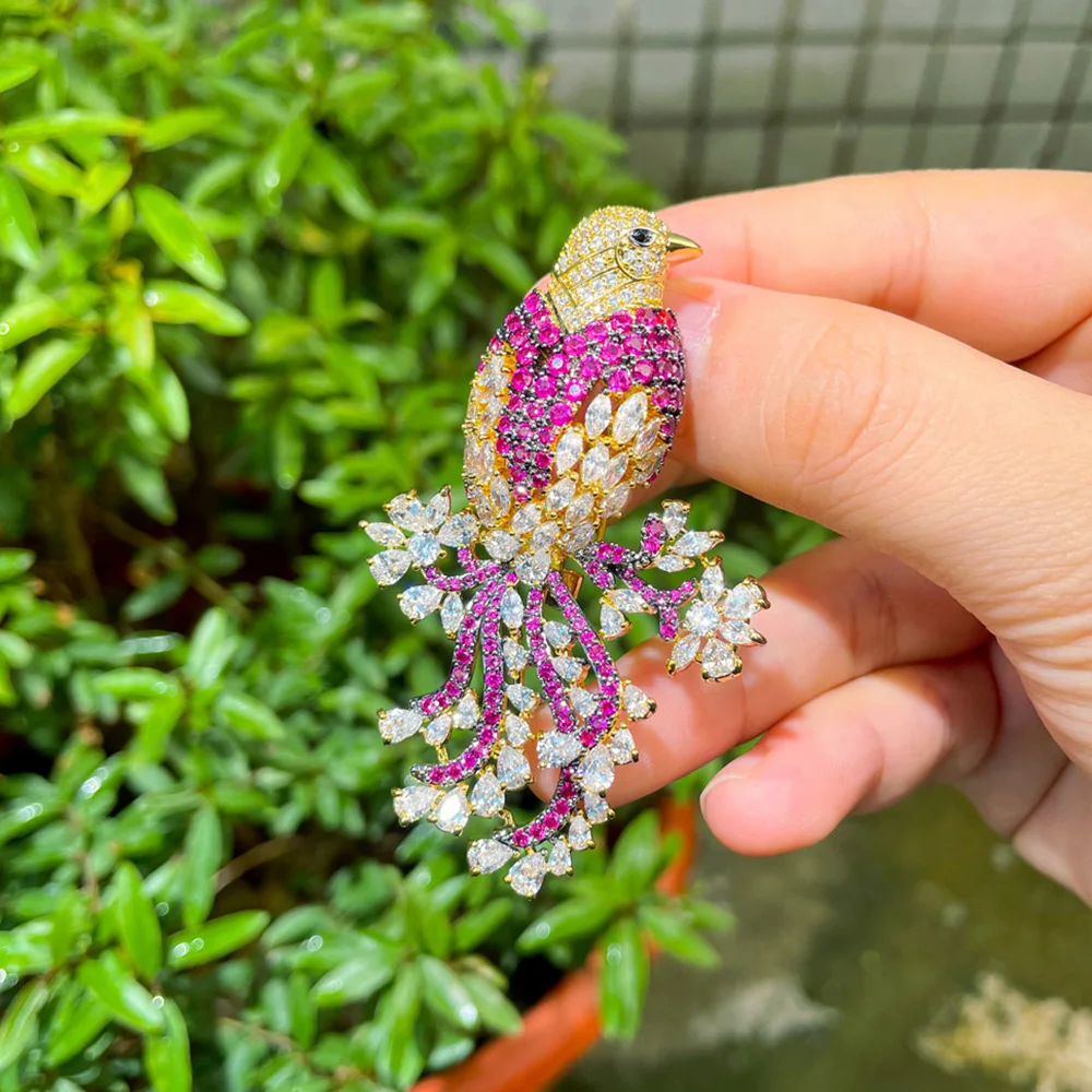 

CWWZircons Luxury Rose Red Cubic Zircon Big Animal Bird Brooches for Women Wedding Evening Party Dress Jewelry Accessory XZ0015