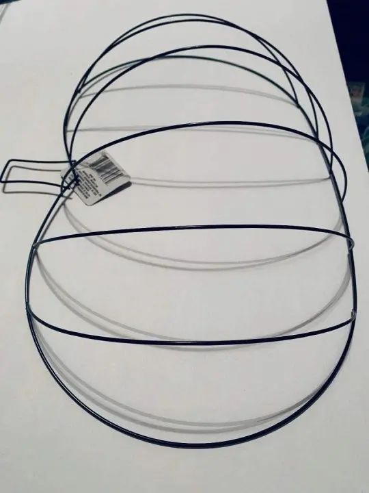 Creativity Unleashed DIY Projects Metal Wire Wreath Frame Floral Wreath Frame DIY Enthusiasts Handcrafted Decorations