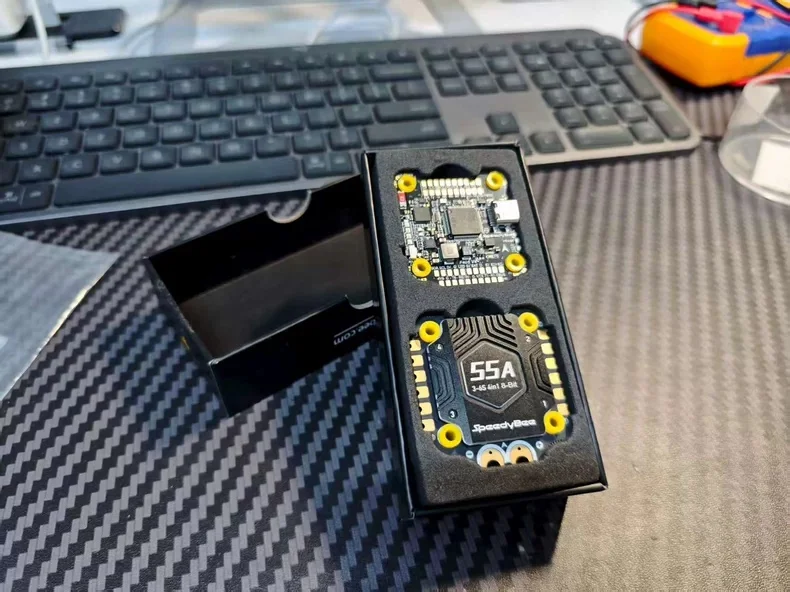 Speedybee 3-6S 30X30 BMI270 F405 V4 FC Flight Controller F4V4-60-Stack BLHELIS 4in1 ESC for FPV Freestyle Drones DIY Parts - image 1 of 5