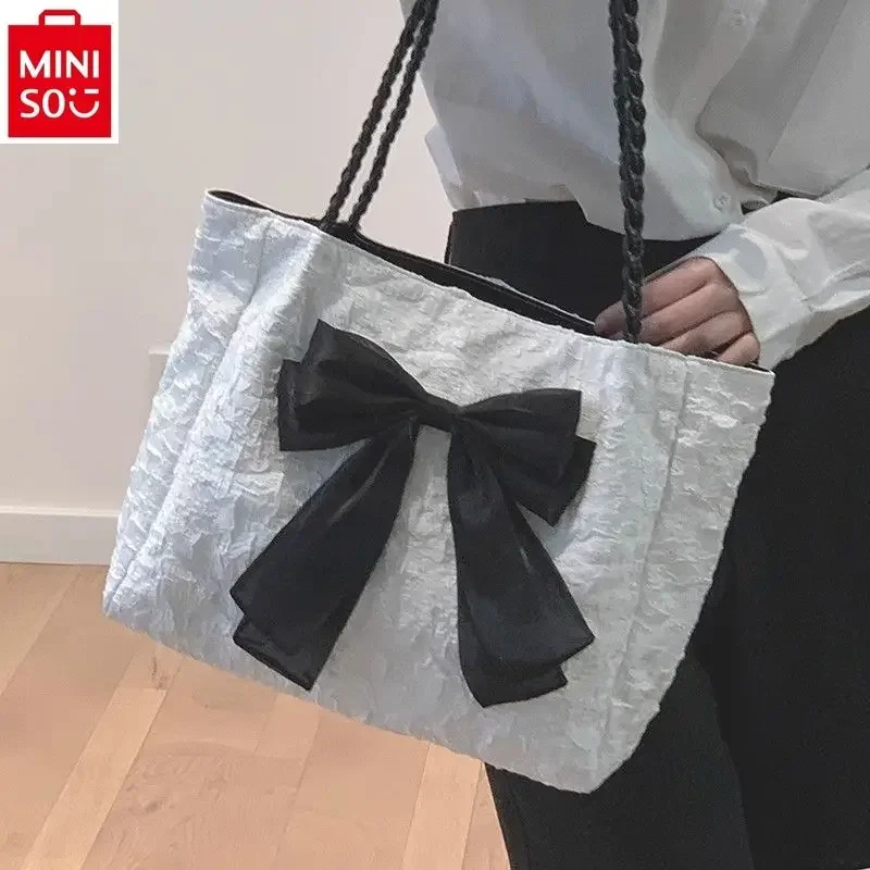 

MINISO Disney cartoon runaway princess sweet bow fashionable women's tote bag simple casual silk shoulder bag