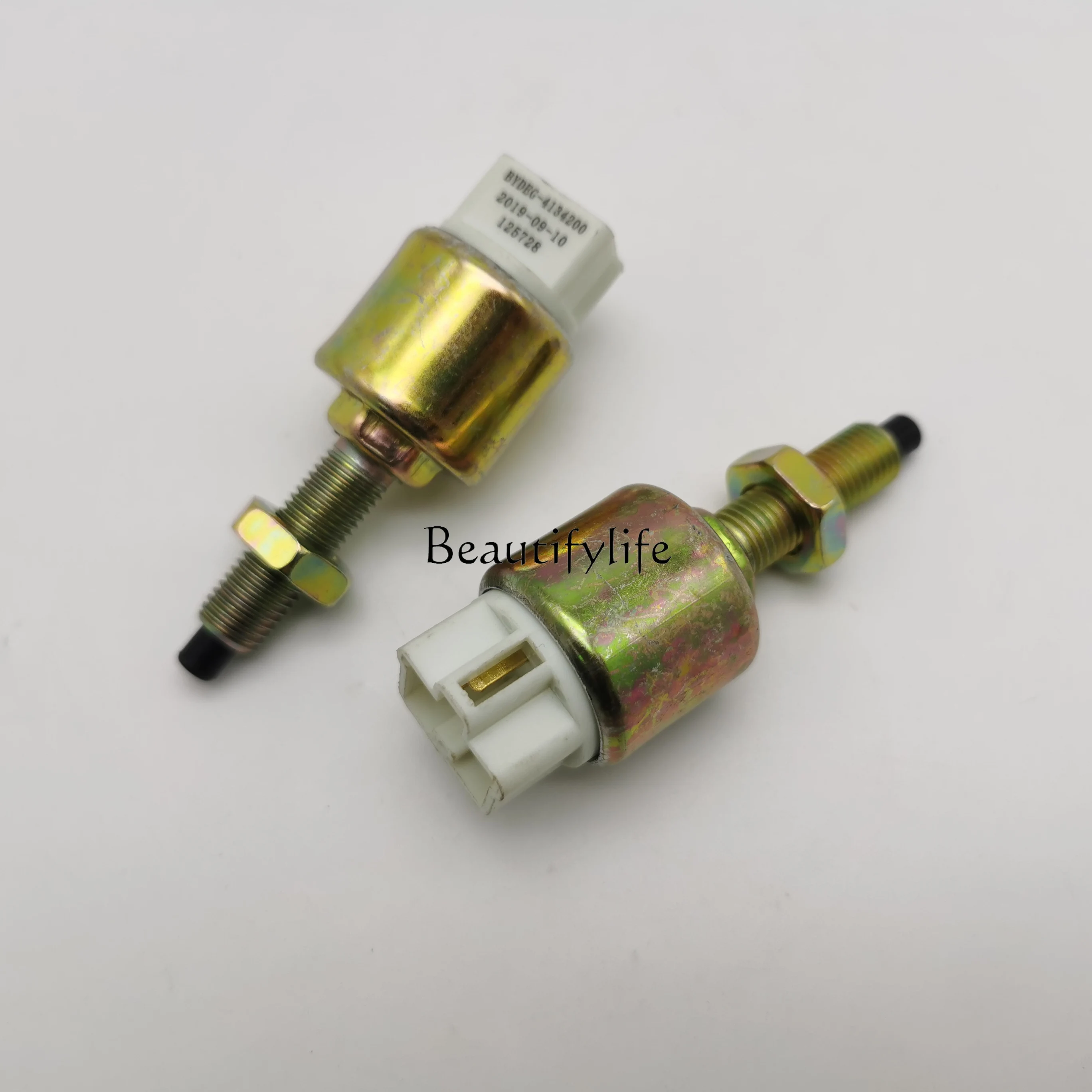 

Suitable for brake light switch F0M6S6G6 brake light switch