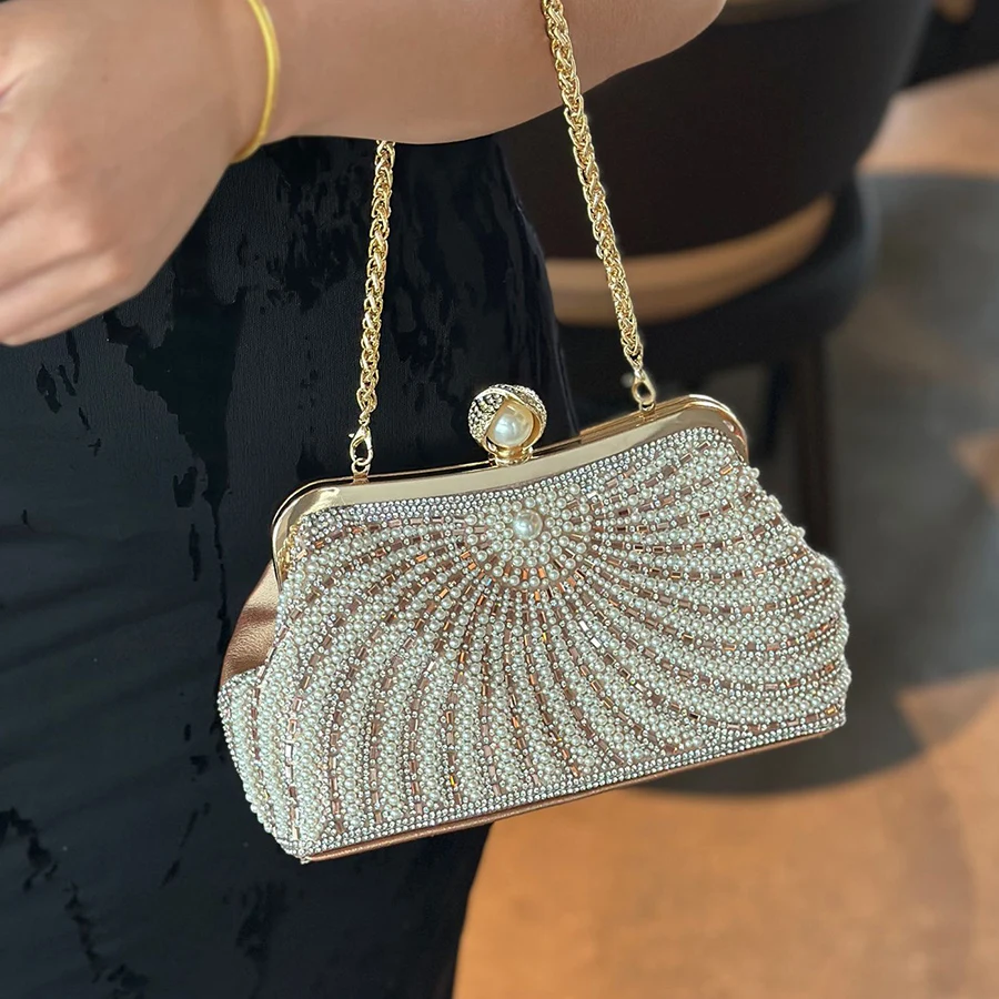 

Банкетные кошельки Сумочка Кристалл Дизайнерский клатч Кошелек ручной работы Жемчужное украшение Вечеринка Свадьба Вечерняя сумка Цепочки Маленькая квадратная сумка