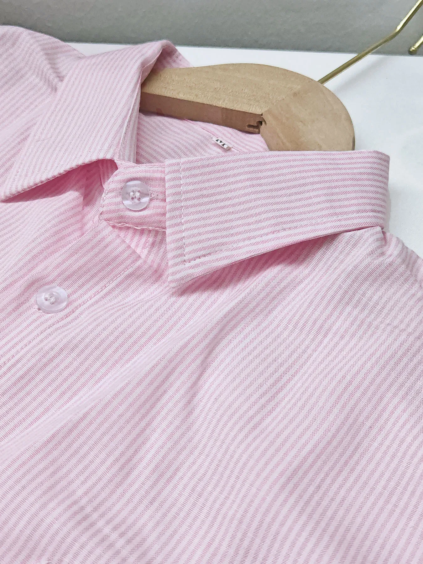 Camicia da uomo con colletto a righe vintage in stile americano, camicia esterna semplice a maniche lunghe, fresca e casual di fascia alta