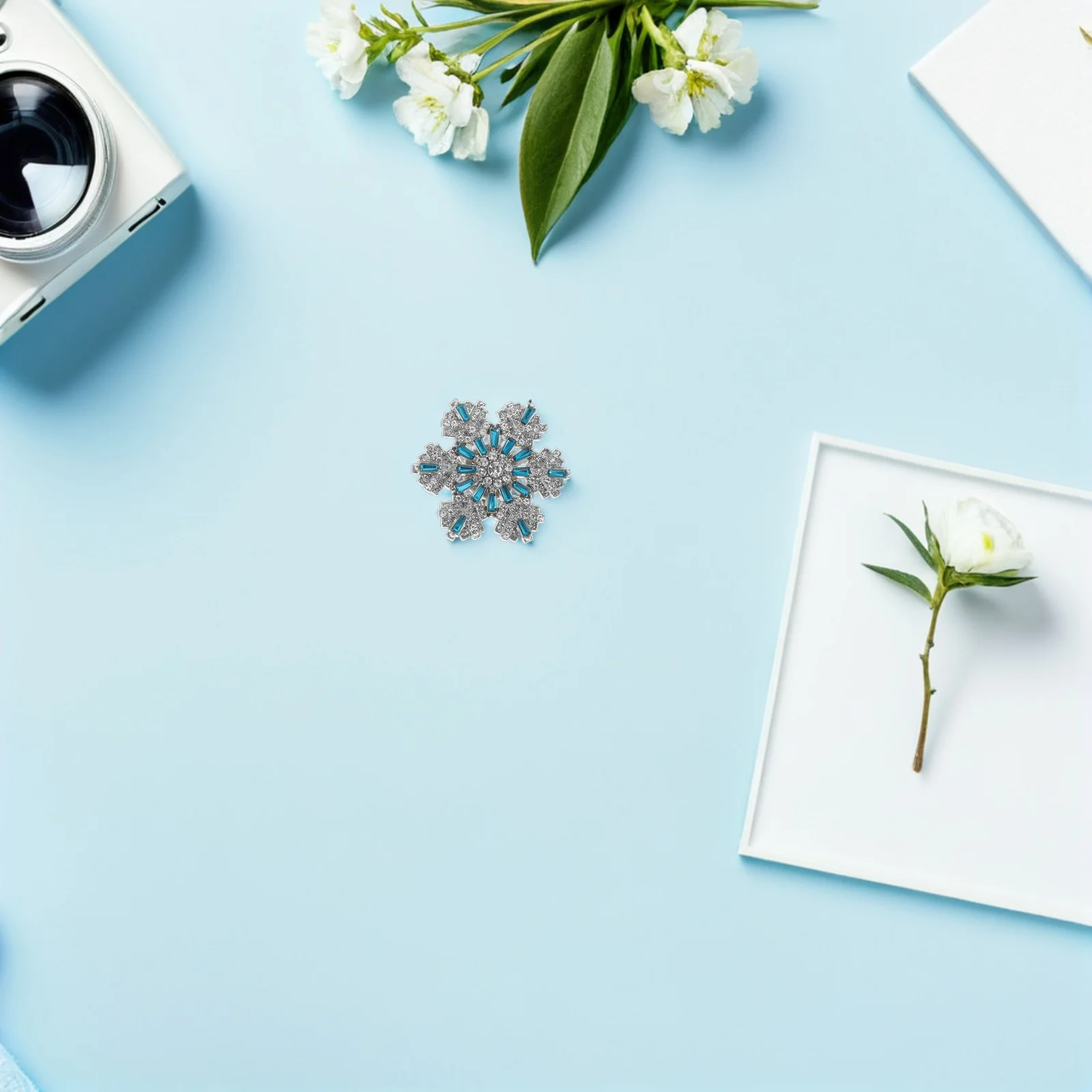 

2Pcs Rhinestone Snowflake Brooch Pin 3D Rotating Design Elegant Lapel Pin for Winter Coat Scarf Shawl Christmas Party Accessory