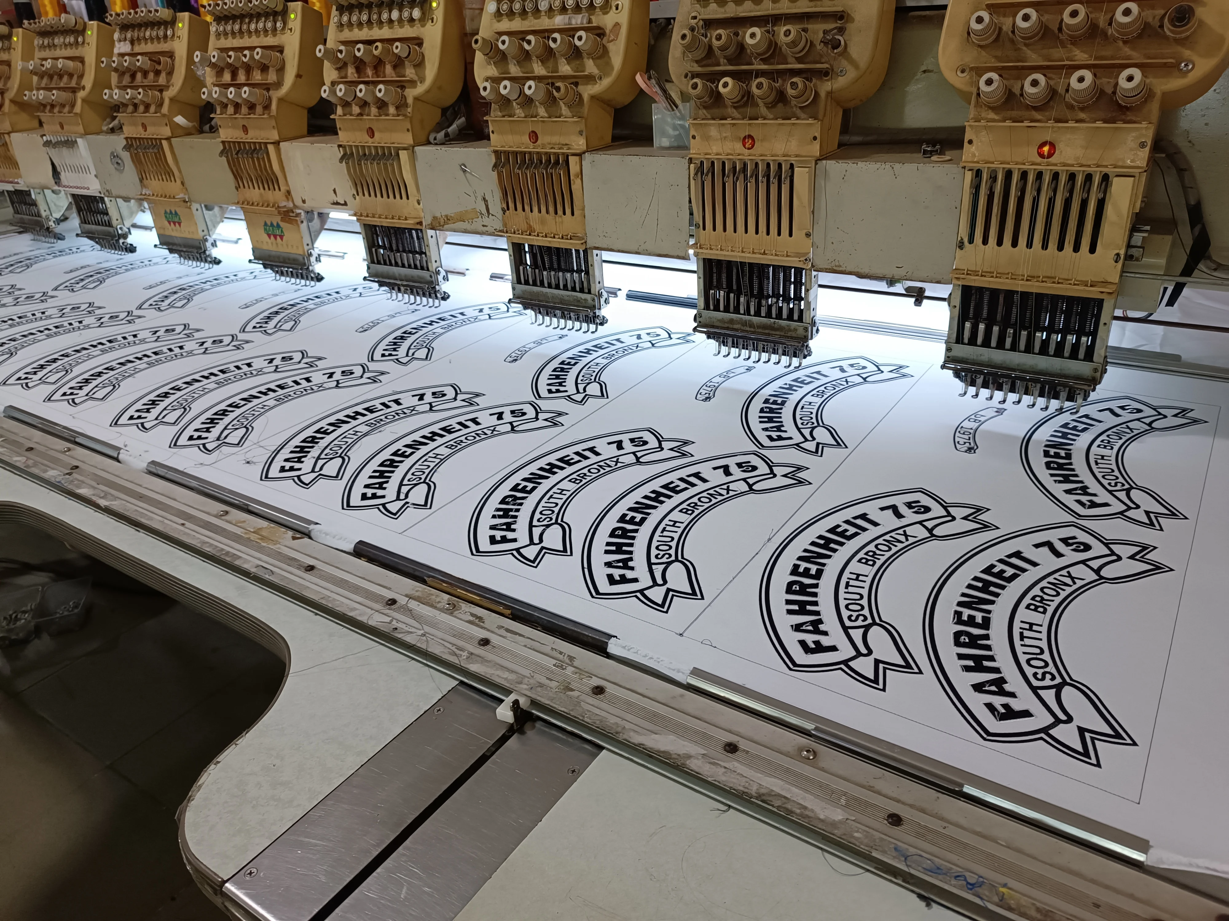 Maßgefertigte Stickerei-Patches, Personalisierte Moral-Patches, Jede Größe oder Logo können individuell angepasst werden, Klettverschluss, zum Aufnähen, zum Aufbügeln – Detail 6