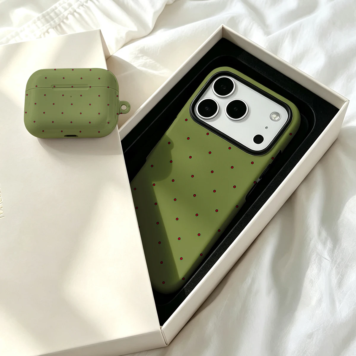 2 in 1 Deep Red Dots Olive For - Airpod Case Cover ulasan dan harga