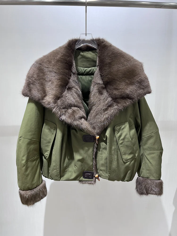 2025 الشتاء النساء الدافئة الطبيعية الحقيقية Muskrat فرو منك طوق أوزة أسفل سترة فاخرة سميكة الإناث أبلى معطف