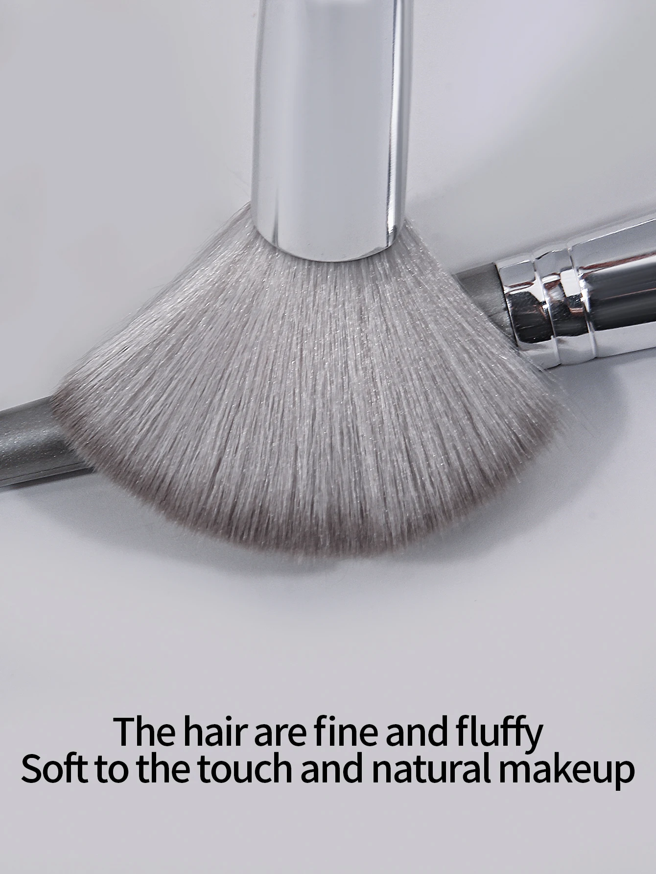 18-teiliges professionelles Make-up-Pinsel-Set und 4-teiliges Puderquaste-Set, Make-up-Werkzeuge mit weicher Faser zum einfachen Tragen, Foundation-Pinsel-Set