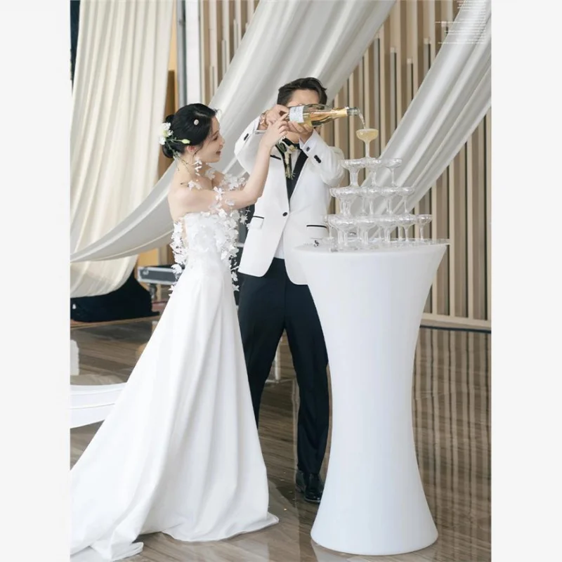 Einfaches Mori-Kleid im französischen Stil, leichtes Satin-Hochzeitskleid, schwere Stickerei, florales Braut-Toastkleid für Frauen