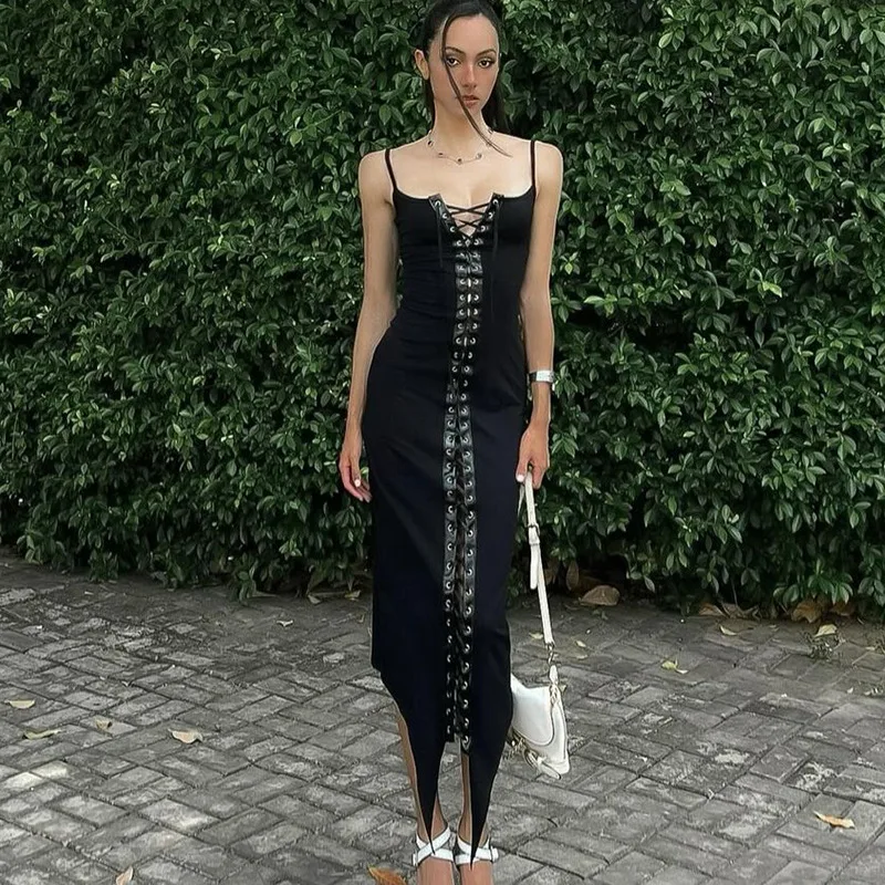 Reine schwarze sexy Riemen Spleißen Huhn Auge Schnalle Hosenträger Abendkleid modische niedrig geschnittene Party kleid unregelmäßige Schlitz Party