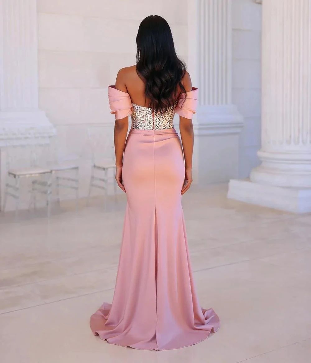 فساتين سهرة مكشوفة الكتف حورية البحر باللون الوردي مطرز بالكريستال اللامع فستان رسمي للنساء أنيق 2025 فساتين لحضور الحفلات الموسيقية بدون ظهر