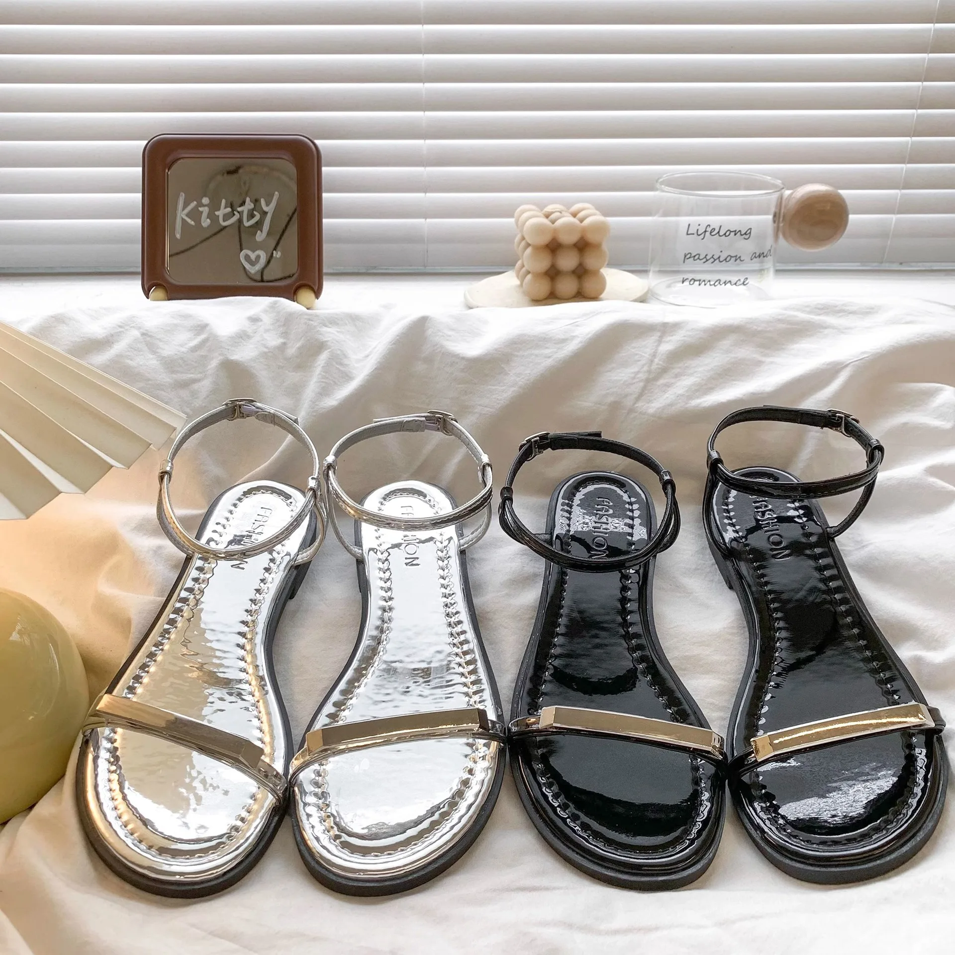 Mode Frauen Schuhe mit Niedrigen Absätzen Sexy Offene spitze Ein Charakter Streifen Sandalen Elegante Tägliche Vielseitige Damen Sandalen