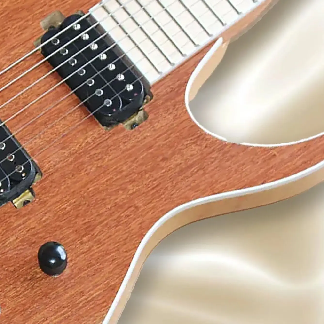 Custom Shop 7 Strings Electric Guitar:Natural Wood Colour ,Black Hardware,White Binding
