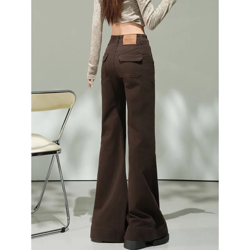 خريف 2025 جينز بيل بوت بلون القهوة للنساء سروال حافر مرن صغير الحجم عالي الخصر من القطن بسحاب