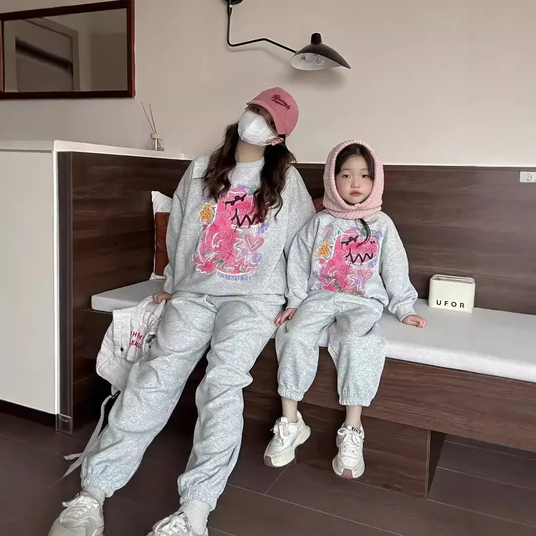 Fashion Family Matching Outfits Autumn New Father Mother and Daughter Son Same Sweatshirts + Pants Two Piece Clothes Sets Korean