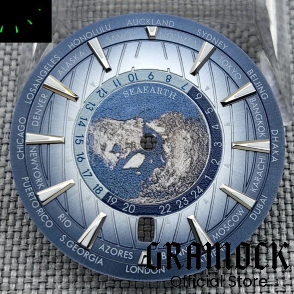 33.5mm Universal Time Blue Green Black Watch Dial 6 o 'clock Date