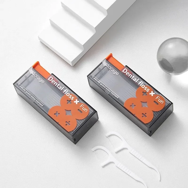 يتضمن موزع الخيط المحمول 10 قطع من منظم الخيط الأوتوماتيكي القابل للصدف للعناية بالفم وعصي الخيط القابل للتصرف #5