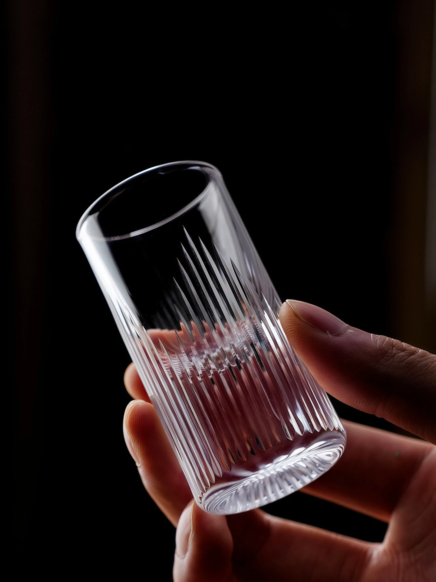 

Vertical Carved Liquor Cup Small Wine Glass Drinking Utensils Crystal Glass Bullet Cups High-end Light Luxury Wine Utensils