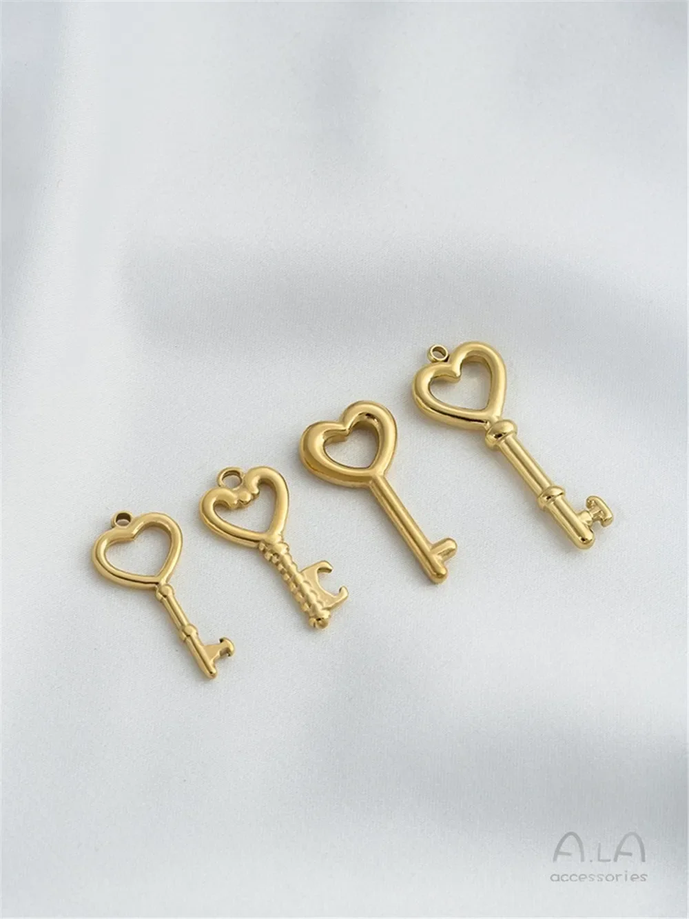 Titanium Steel Ladle 14K True Gold Love Heart Key Lock Pendant Bow Tie Pin Pendant DIY Jewelry Accessories B377