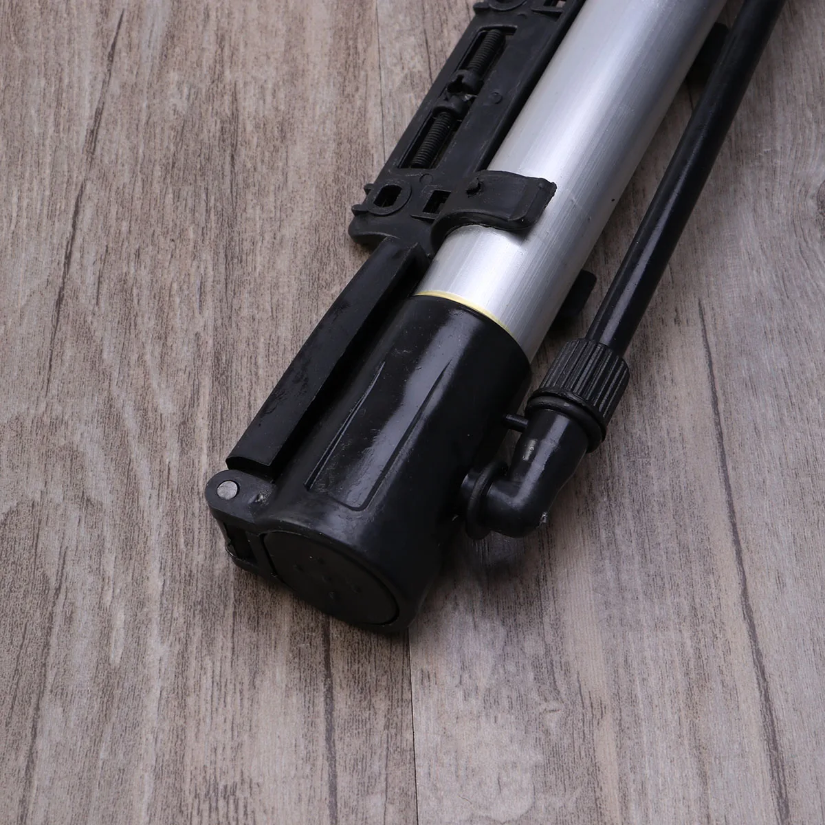 

Bike Floor Pump High Volumn Aluminum Alloy Floor Pump for Road Mountain Bike Tire Simple Valves ( )