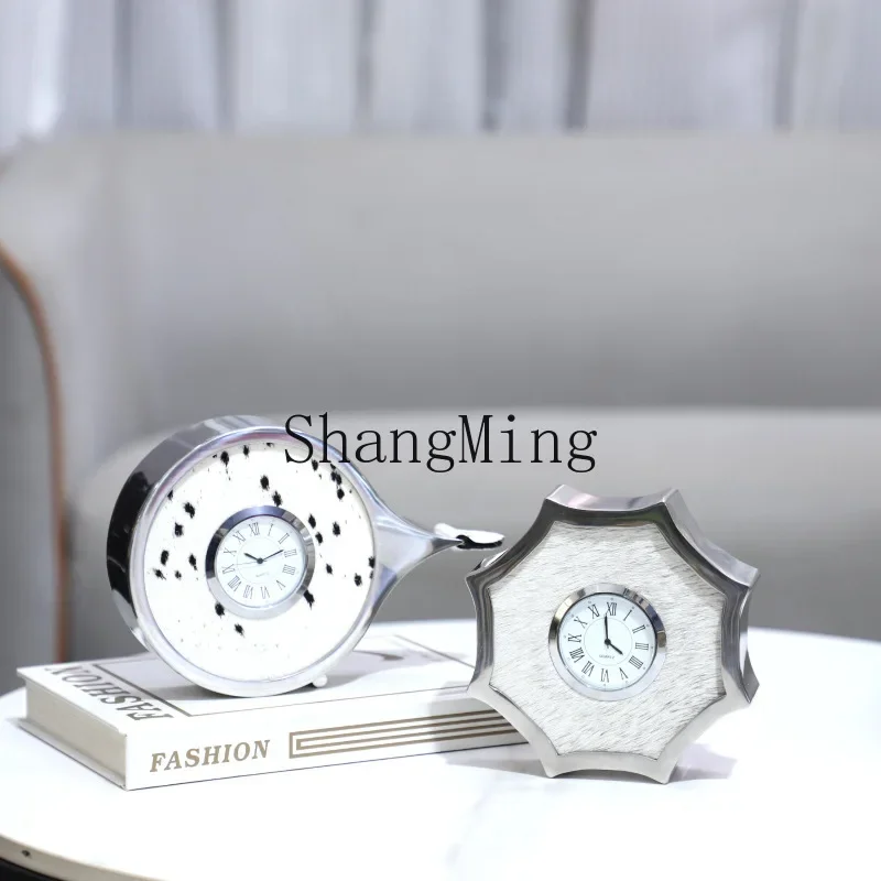 

CLL creative high-end metal horsehair watch art clock ornament home decoration